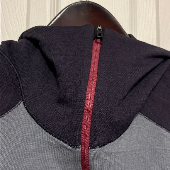 Patagonia top - Picture 3 of 4